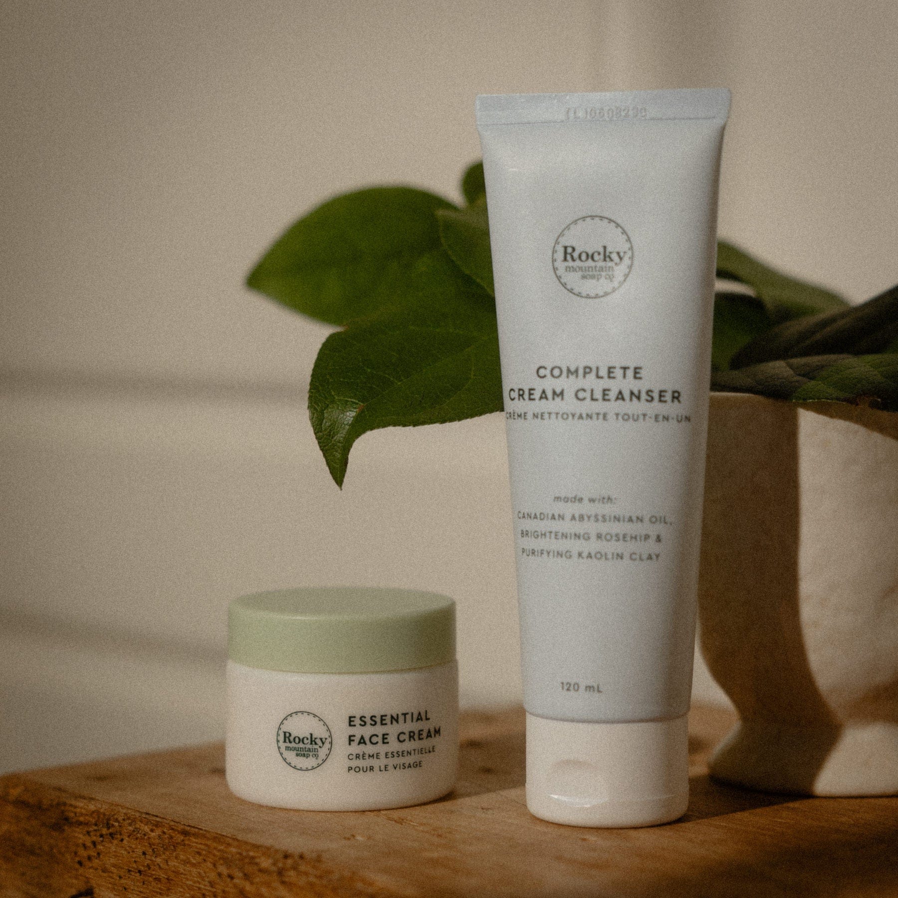 Essential Face Cream & Complete Cream Cleanser 4 Essential Face Cream & Complete Cream Cleanser