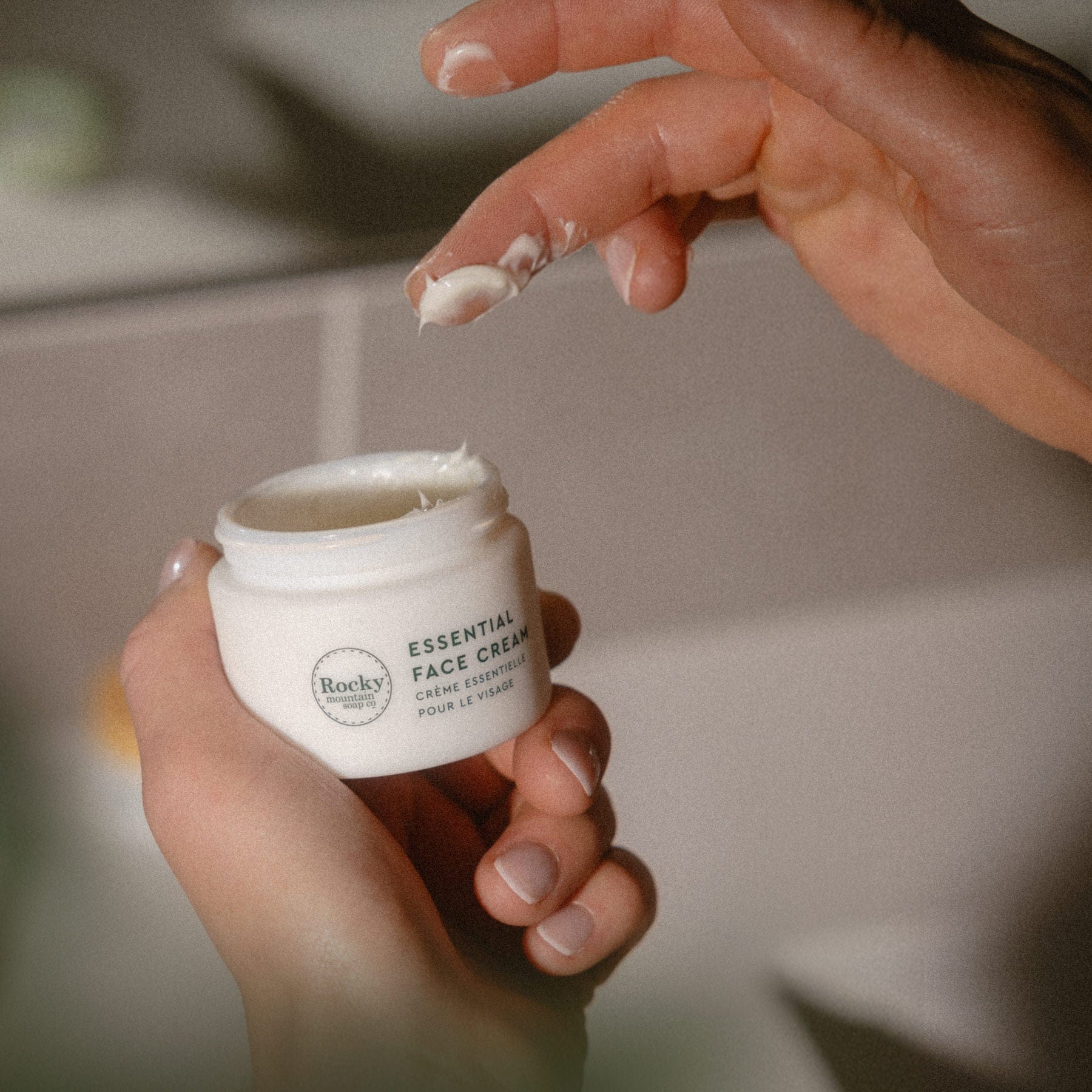 Essential Face Cream & Complete Cream Cleanser 5 Essential Face Cream & Complete Cream Cleanser